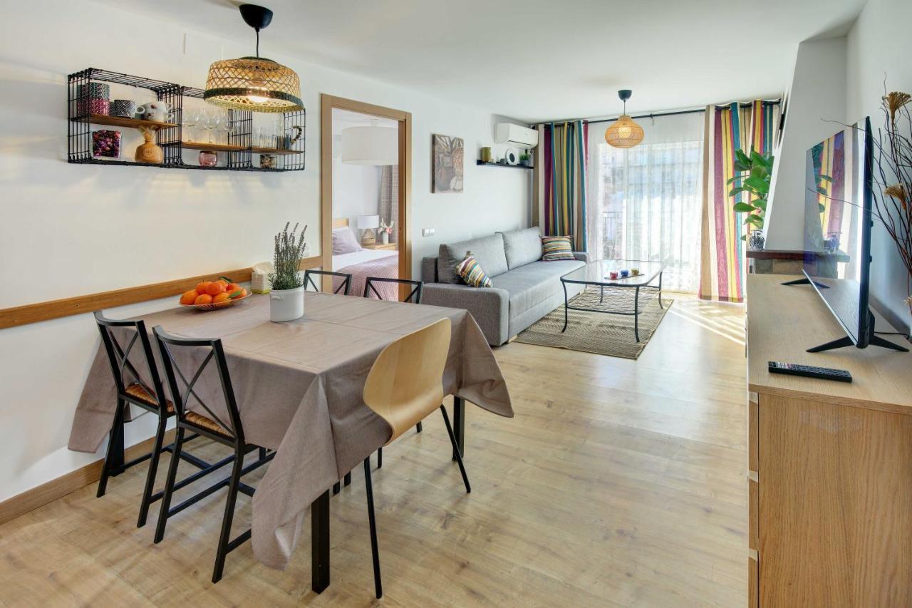 Apartament Pau Casals, 2 Min Walk From The Sea & Sea View Lloret de Mar Exteriér fotografie