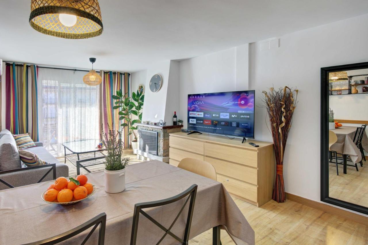 Apartament Pau Casals, 2 Min Walk From The Sea & Sea View Lloret de Mar Exteriér fotografie